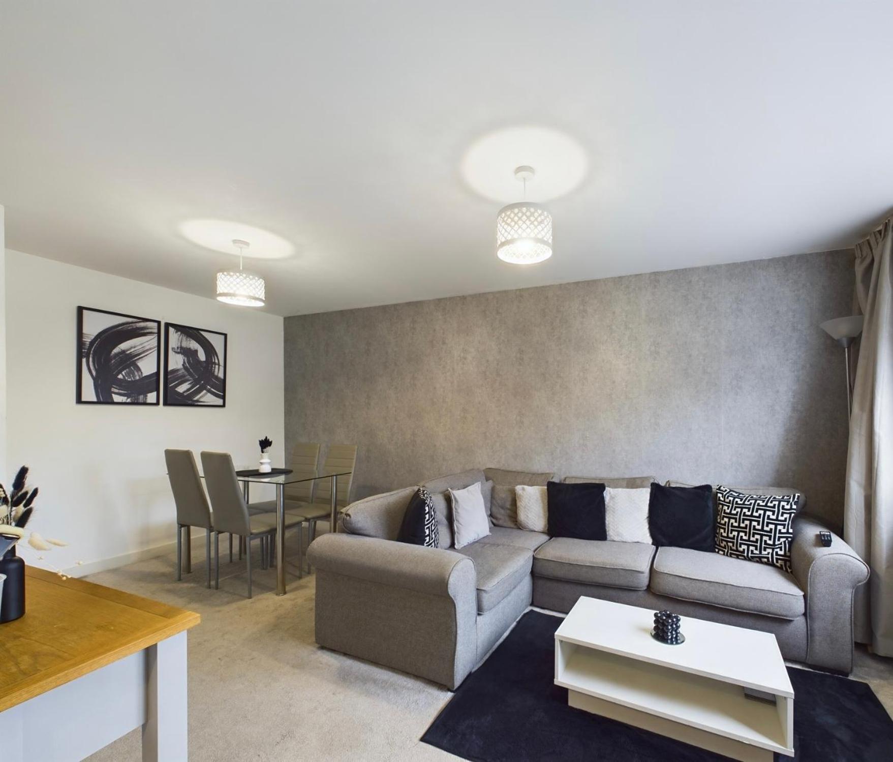 Modern 2 Bed City Apartment With Private Parking Swansea Exterior foto